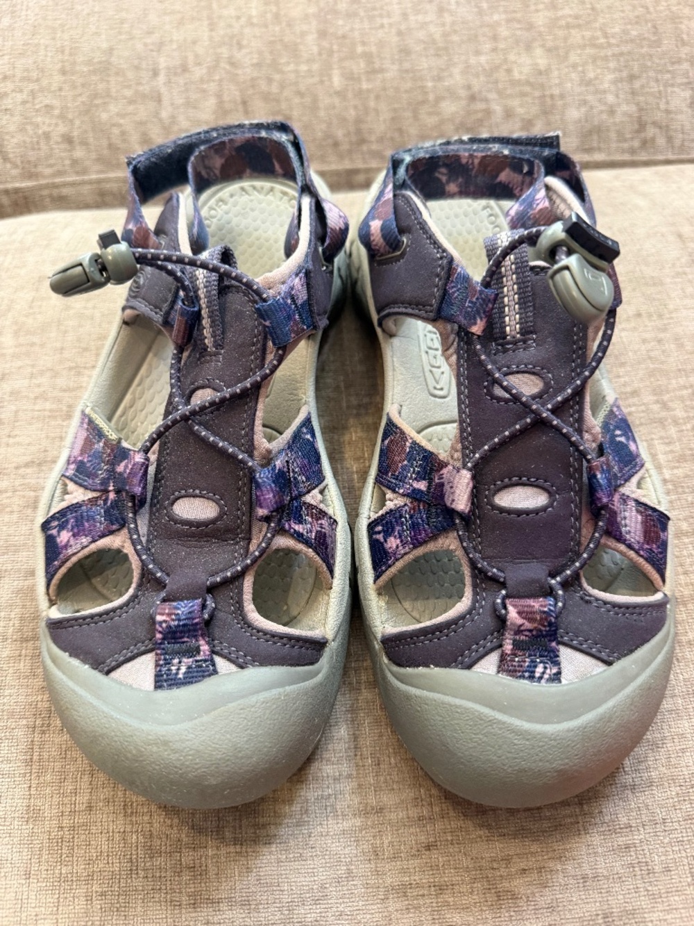 Women’s Keens size 8.5
